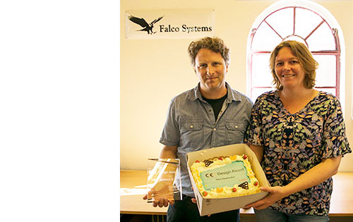 Falco Systems management Merlijn van Spengen and Dyske beelen receive design award
